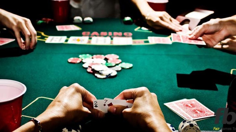 Game bài poker thu hút đông đảo người chơi